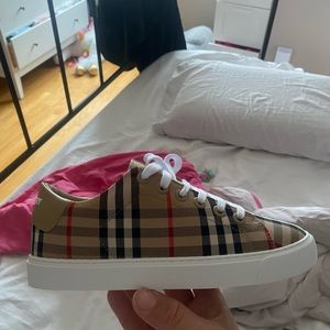 Burberry size 38.5 uk womens brand new